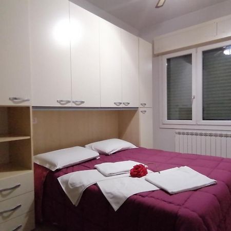 Villa Glori Affitto Camere Monolocali Карпи Екстериор снимка