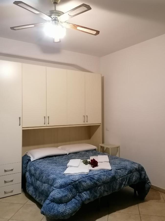 Villa Glori Affitto Camere Monolocali Карпи Екстериор снимка