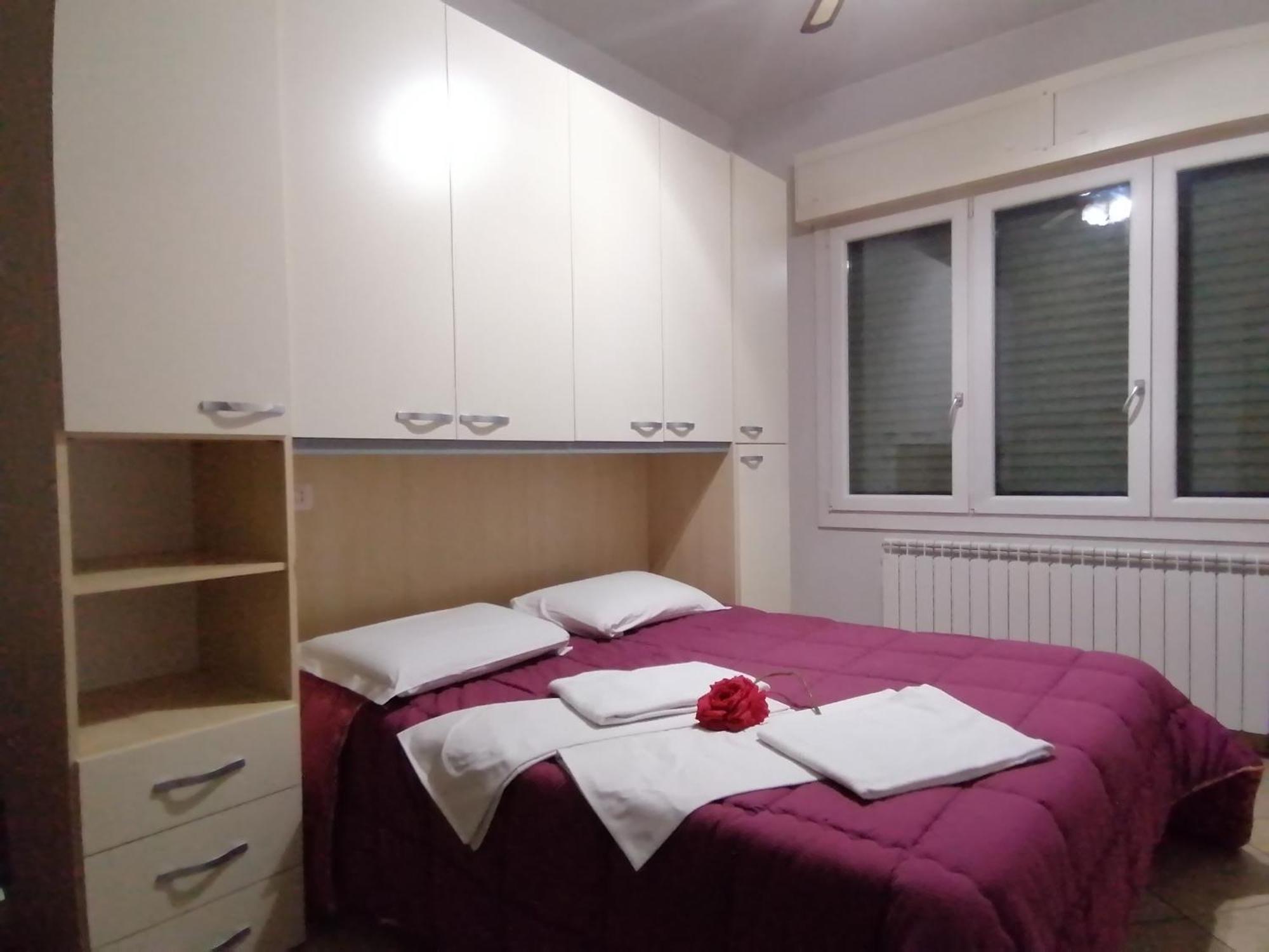 Villa Glori Affitto Camere Monolocali Карпи Екстериор снимка