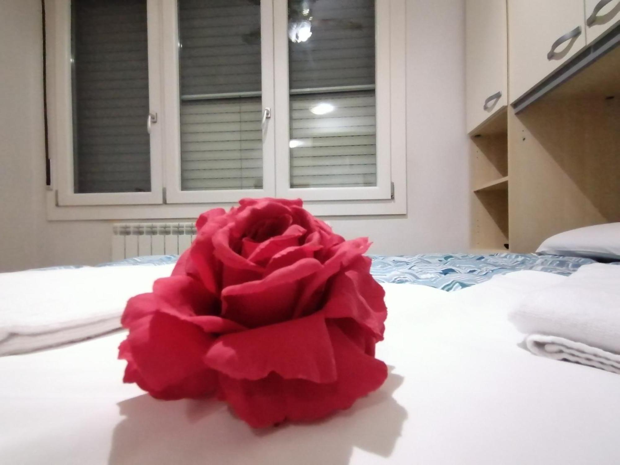 Villa Glori Affitto Camere Monolocali Карпи Екстериор снимка