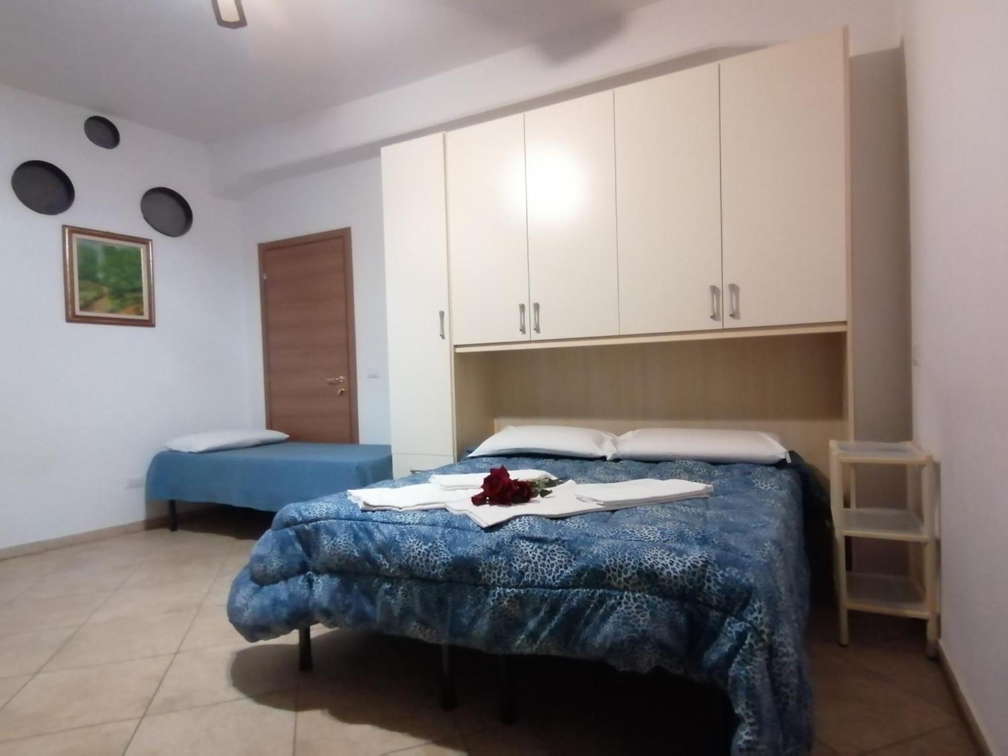 Villa Glori Affitto Camere Monolocali Карпи Екстериор снимка